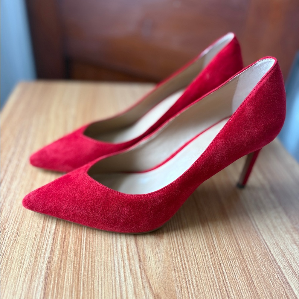 Banana Republic Size 7.5 Elegant Red Suede Women's Pumps
